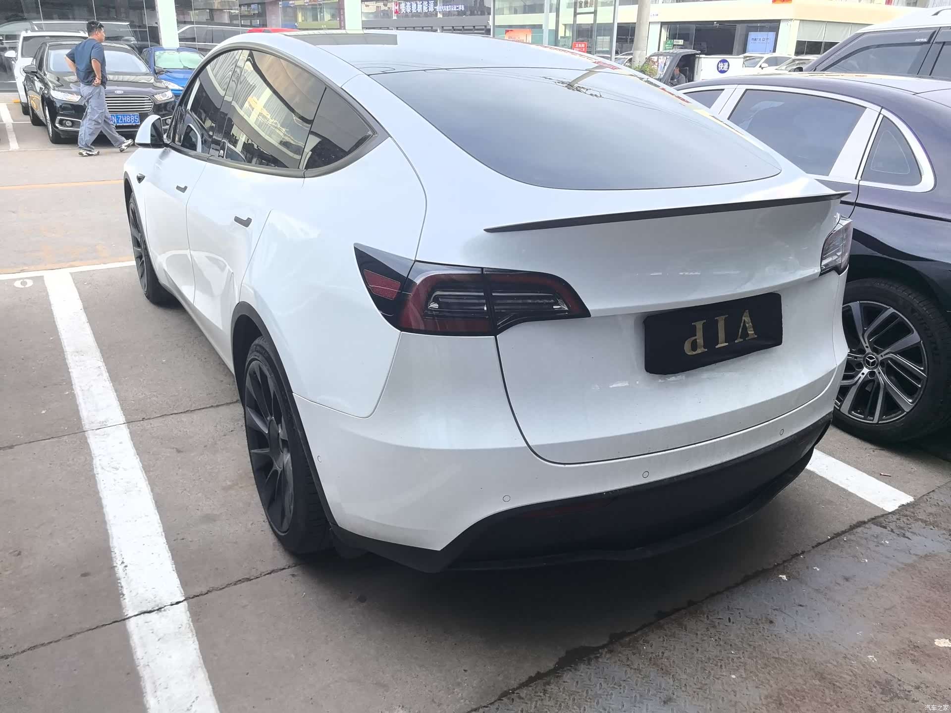 Tesla Model Y, 2023 10