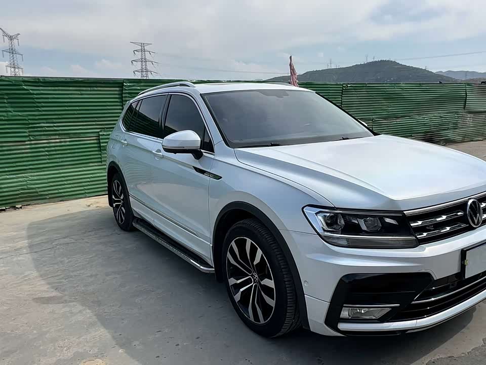 Volkswagen Tiguan L