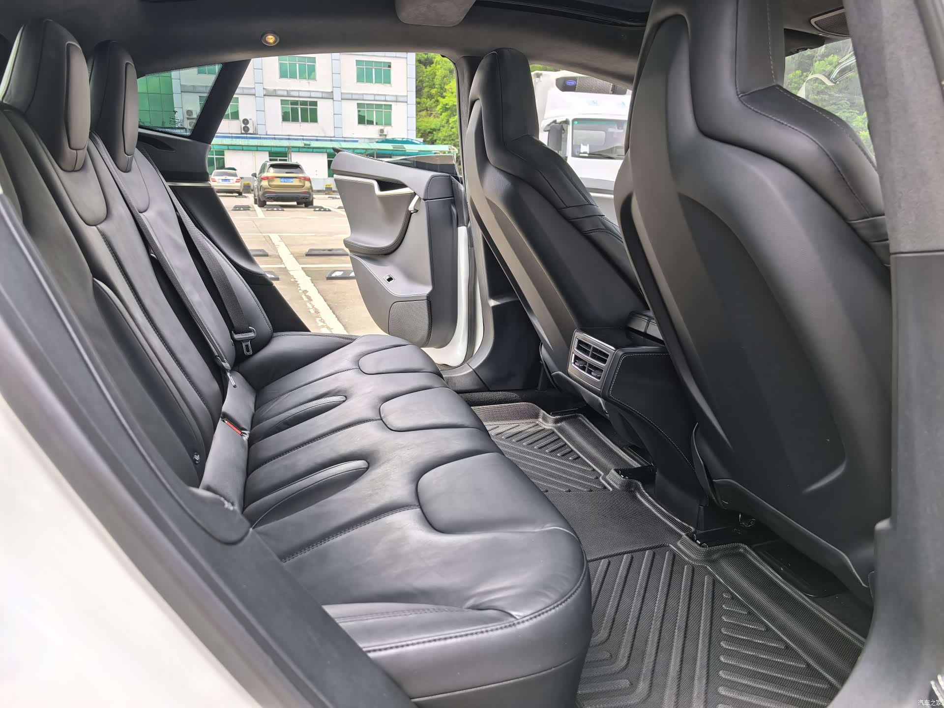 Tesla Model S, 2016 9
