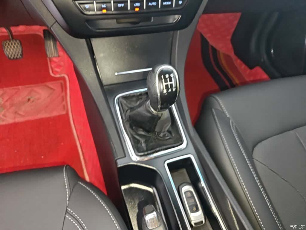 Geely Emgrand, 2017 14