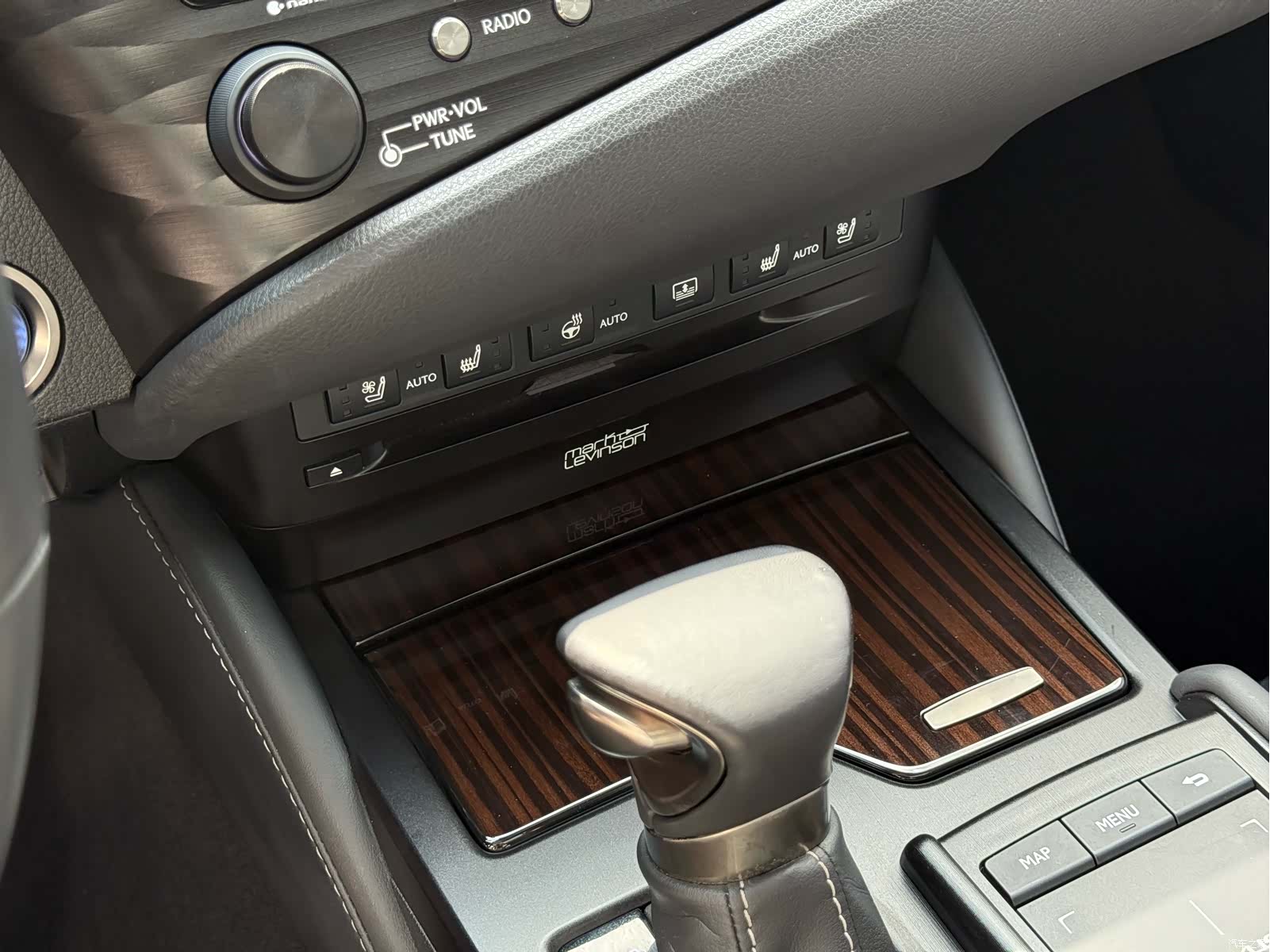 Lexus ES, 2019 13
