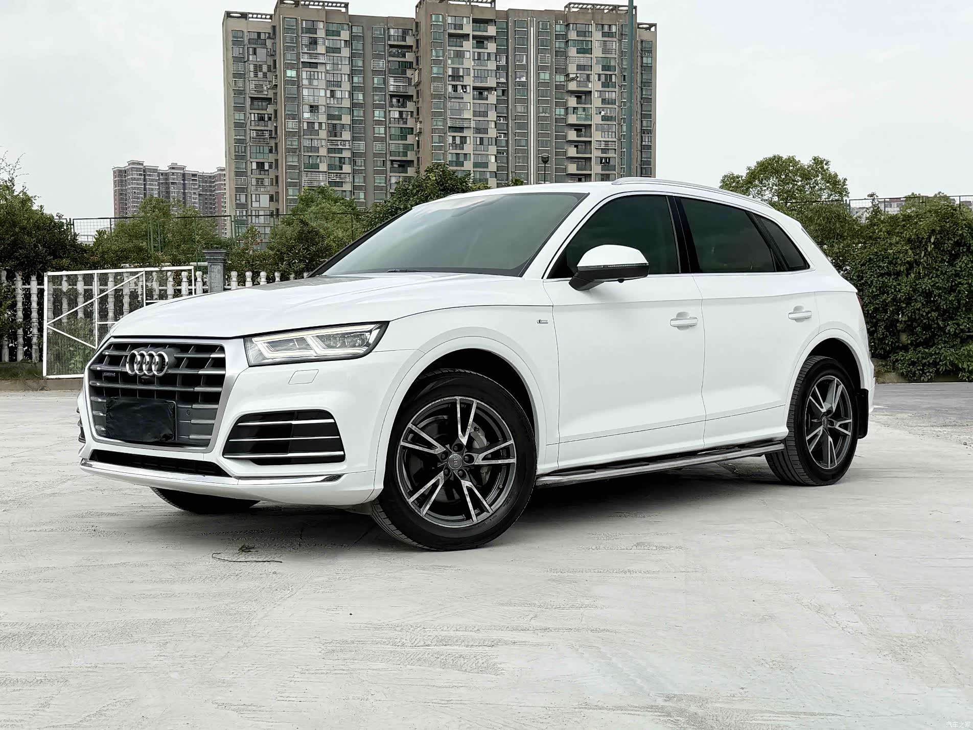 Audi Q5L, 2019 1