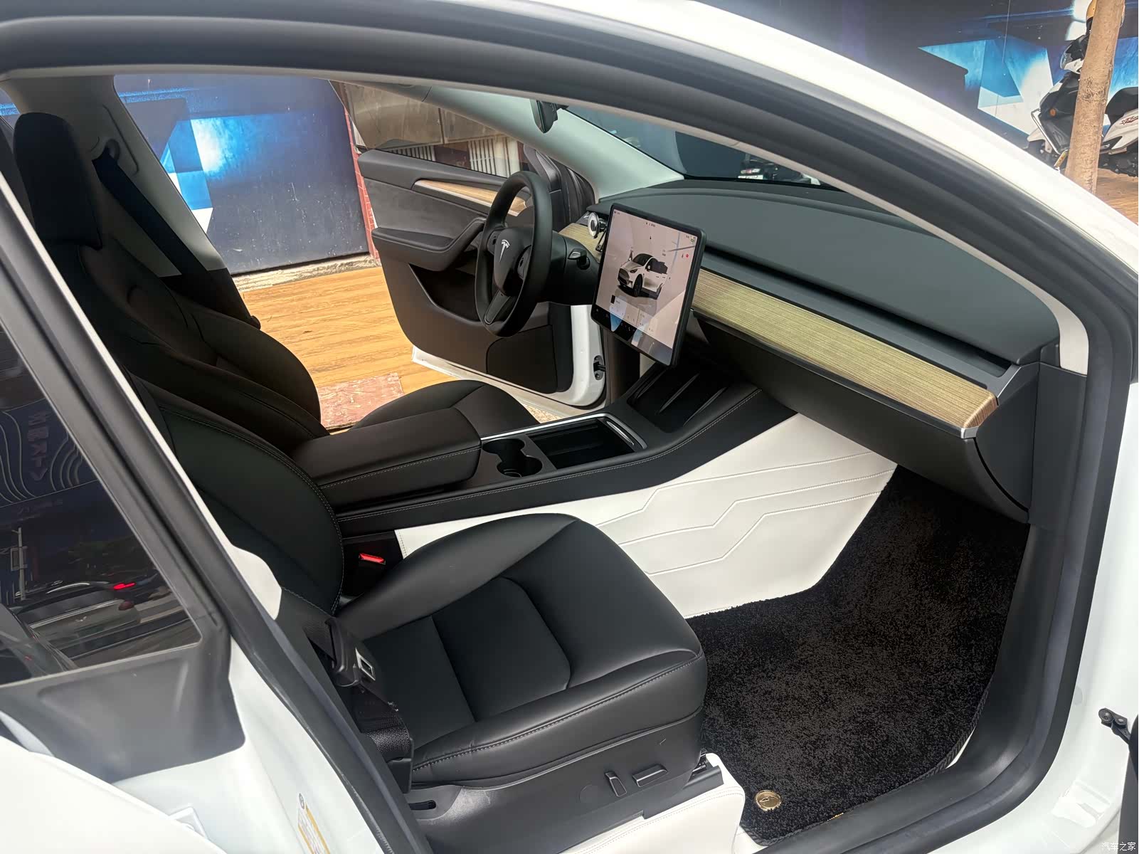Tesla Model Y, 2023 8