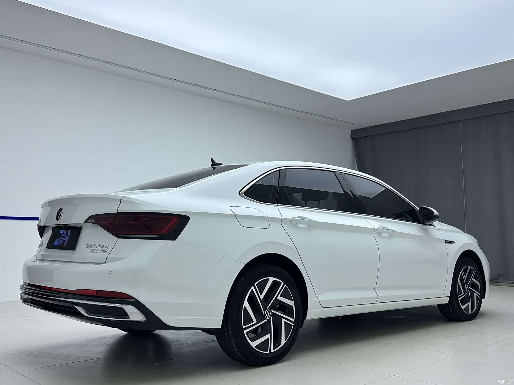 Volkswagen Sagitar, 2023 6