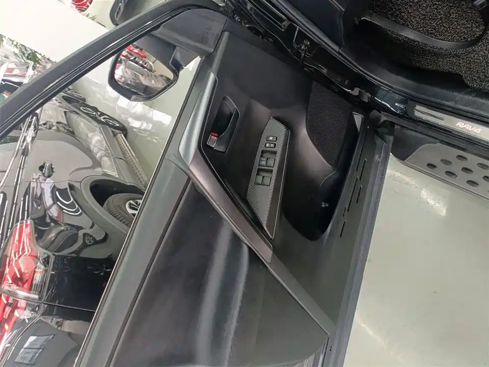 Toyota RAV4 Rongfang