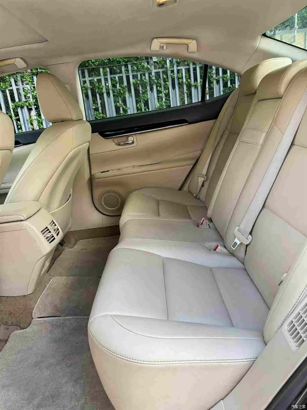 Lexus ES, 2013 10