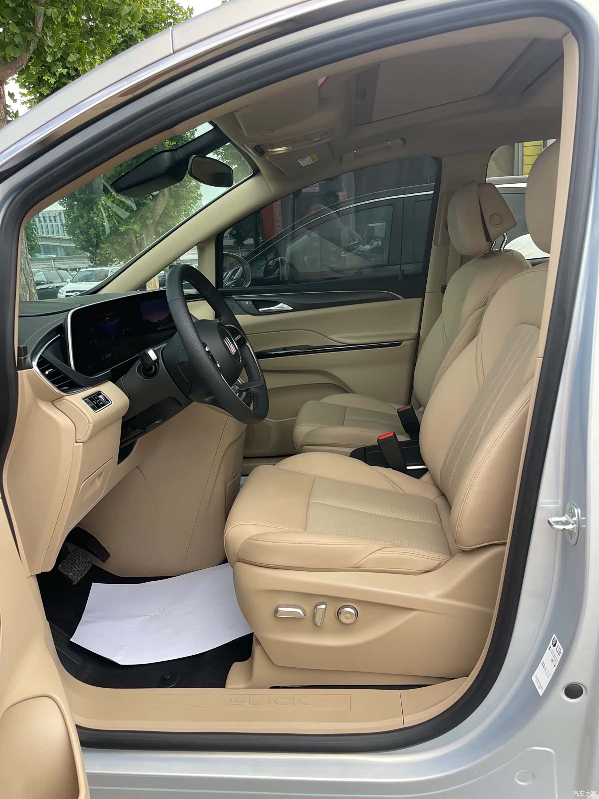 Buick GL8, 2025 11