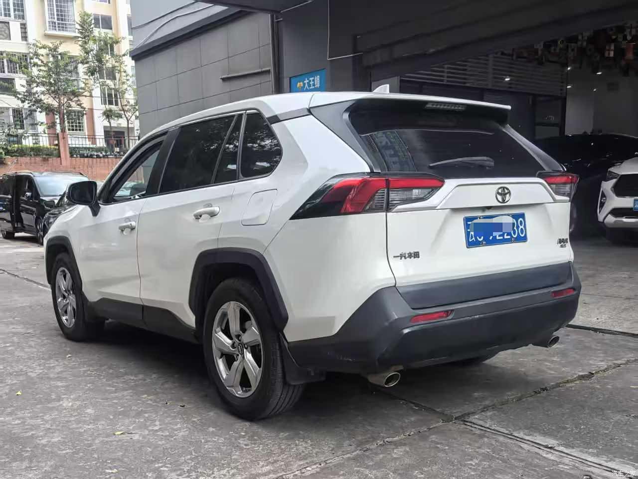 Toyota RAV4, 2020 12