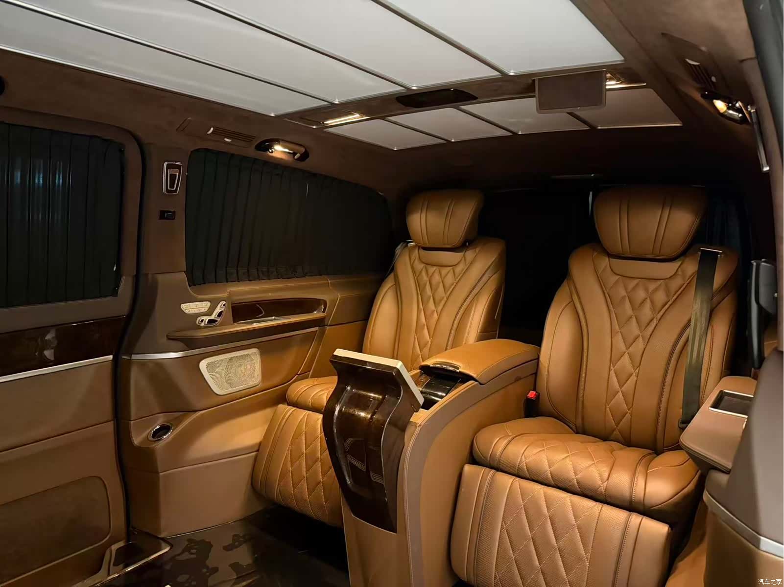 Mercedes-Benz V-Class, 2020 9