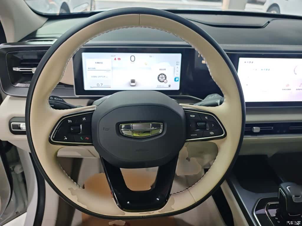 Geely Icon, 2022 11