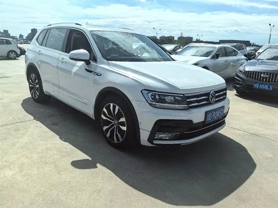 Volkswagen Tiguan L