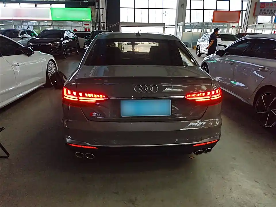 Audi S4