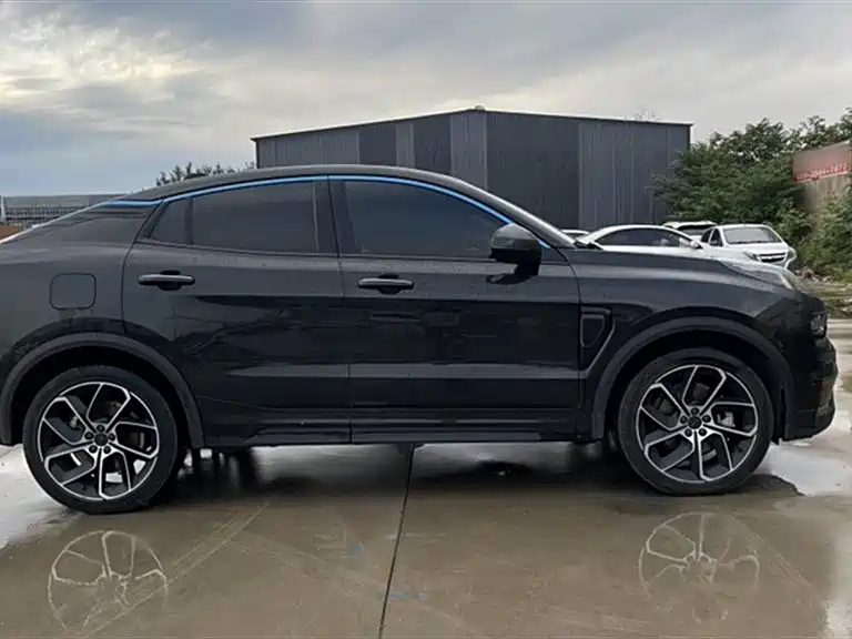 Lynk & Co 05
