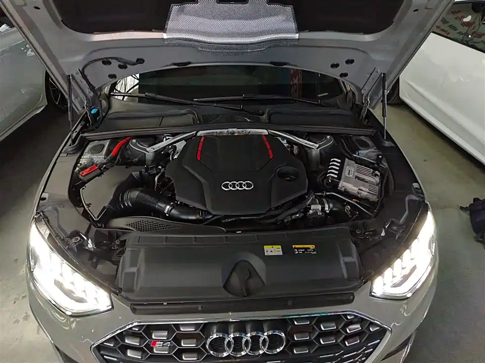 Audi S4