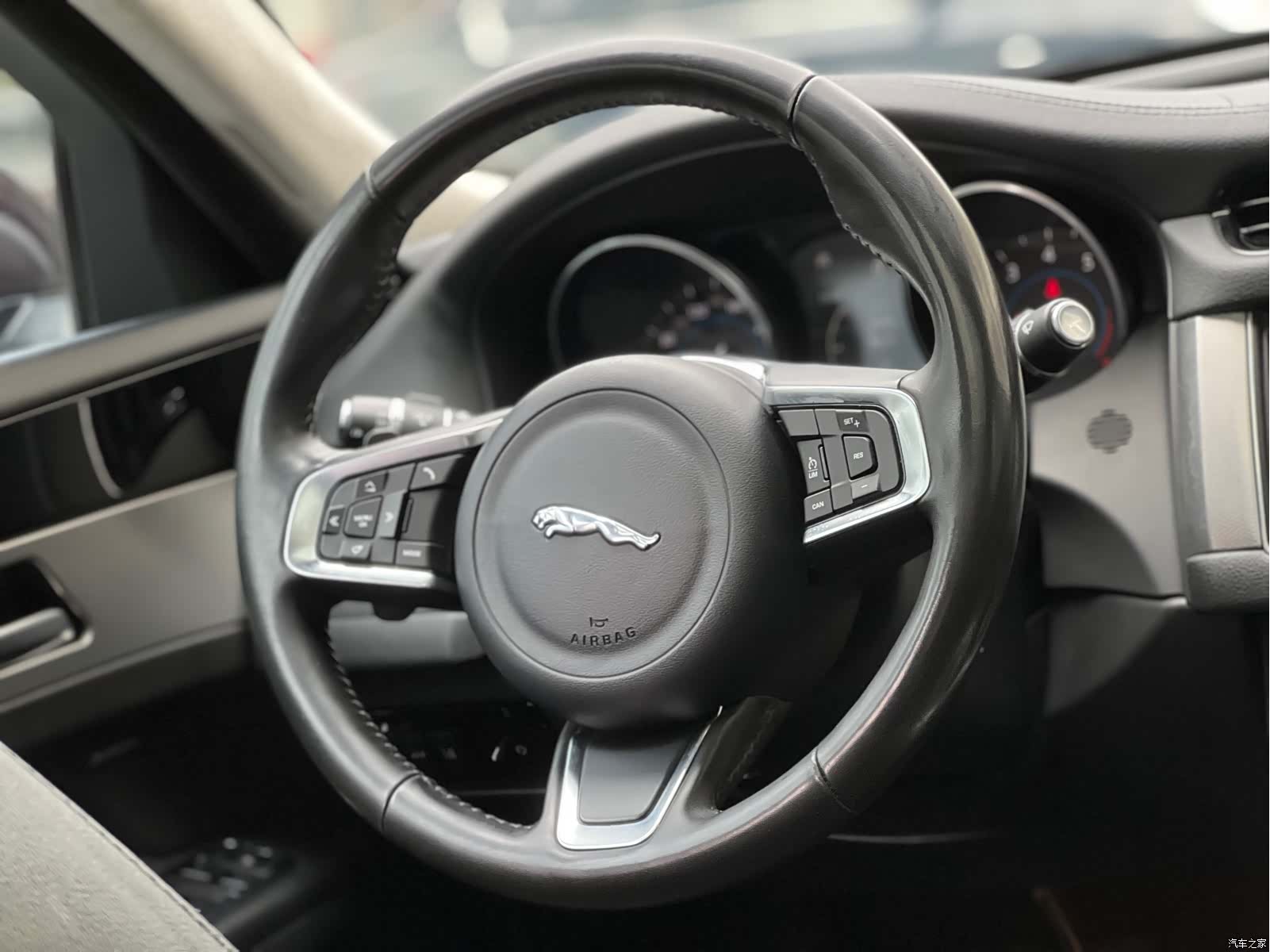 Land Rover XFL, 2018 14