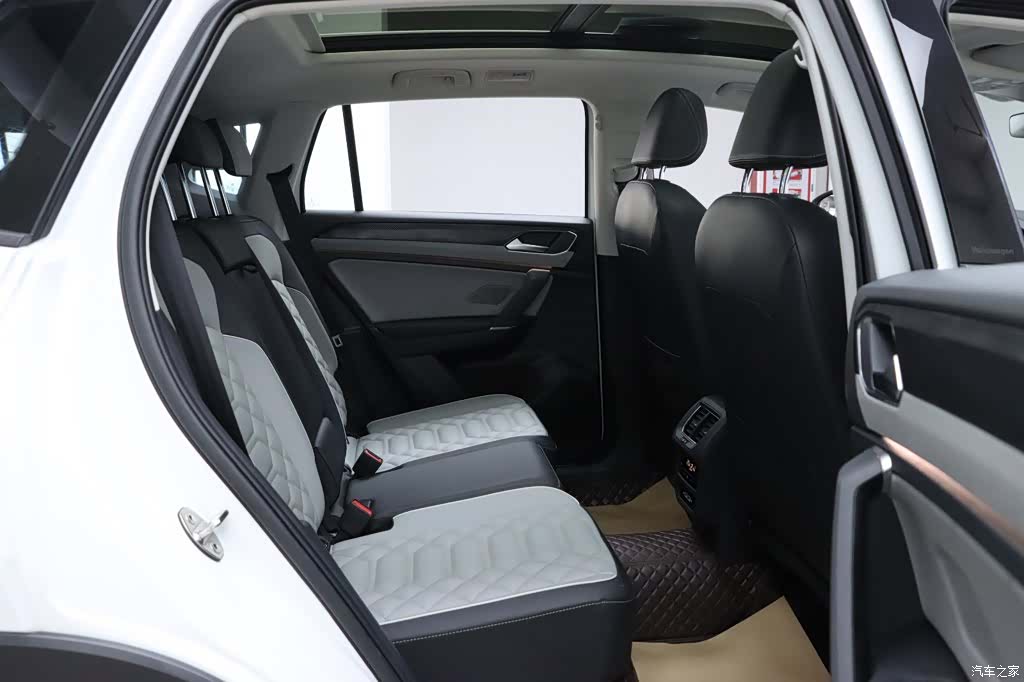 Volkswagen Tayron, 2023 14