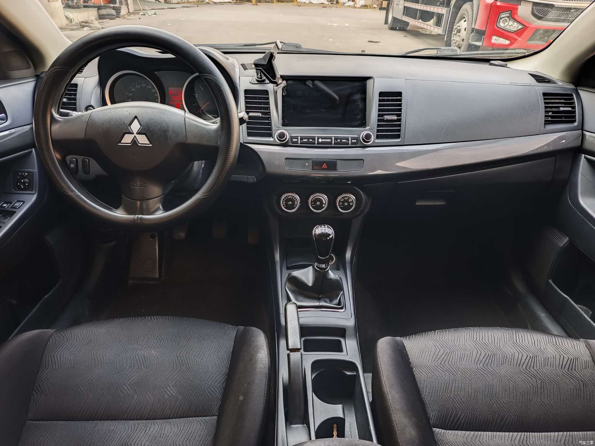 DongNanQiChe YARiS L, 2011 6