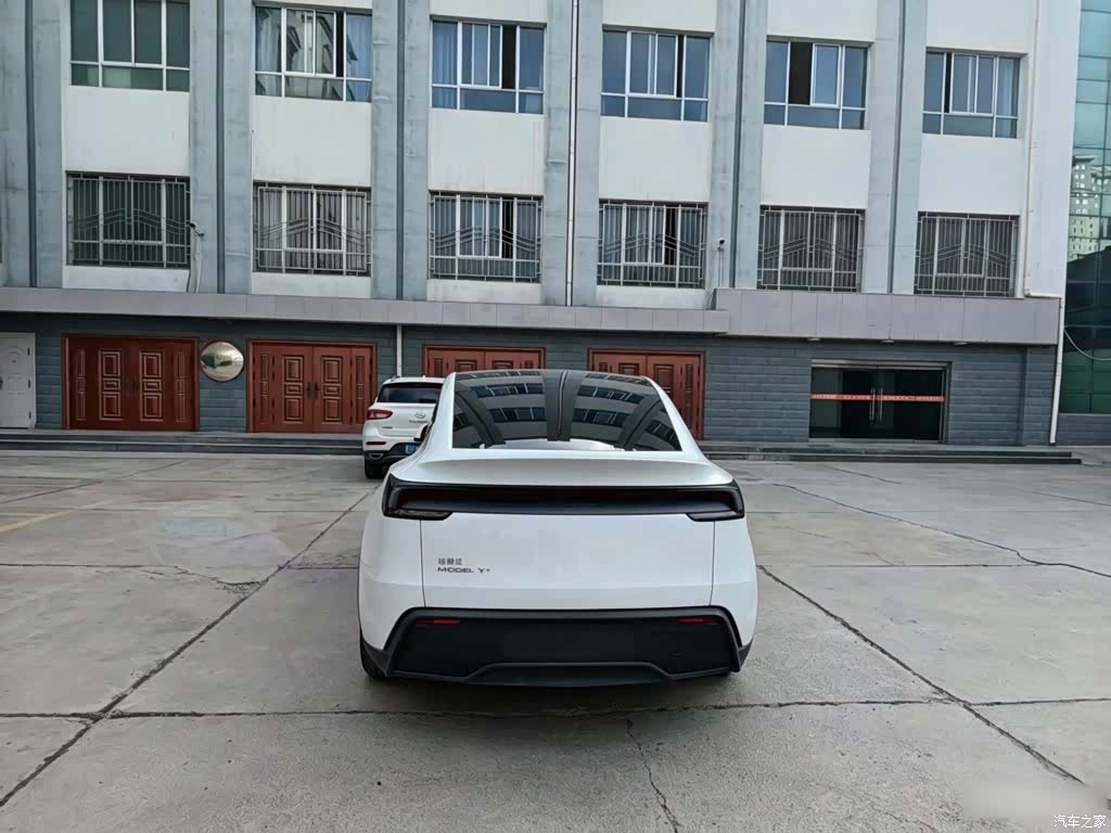 Tesla Model Y, 2025 19