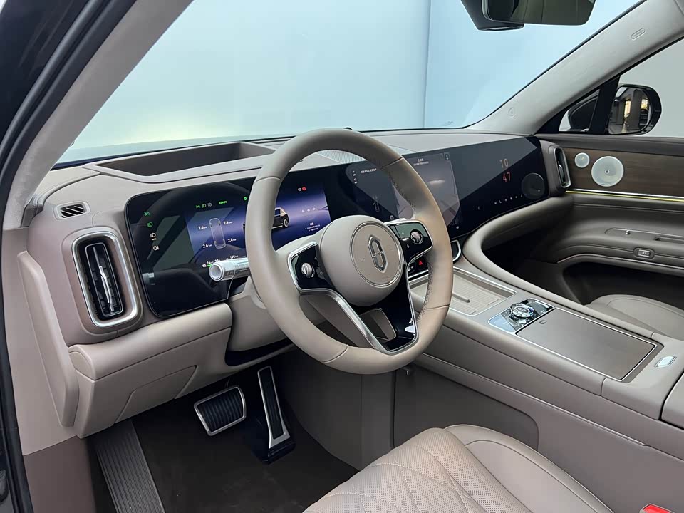 AITO Ask the world M9