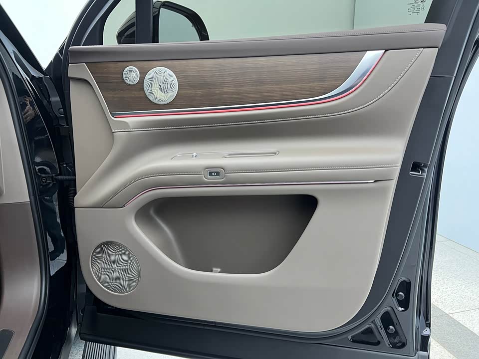 AITO Ask the world M9