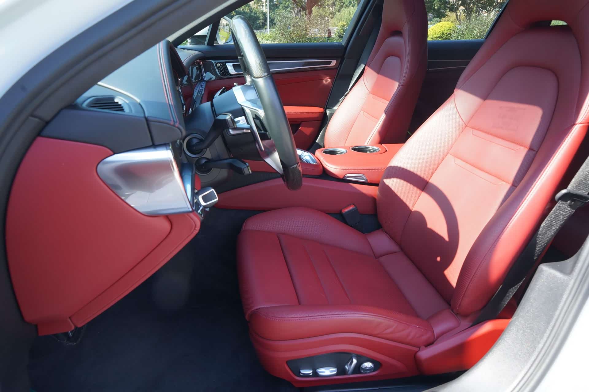 Porsche Panamera, 2020 все фото