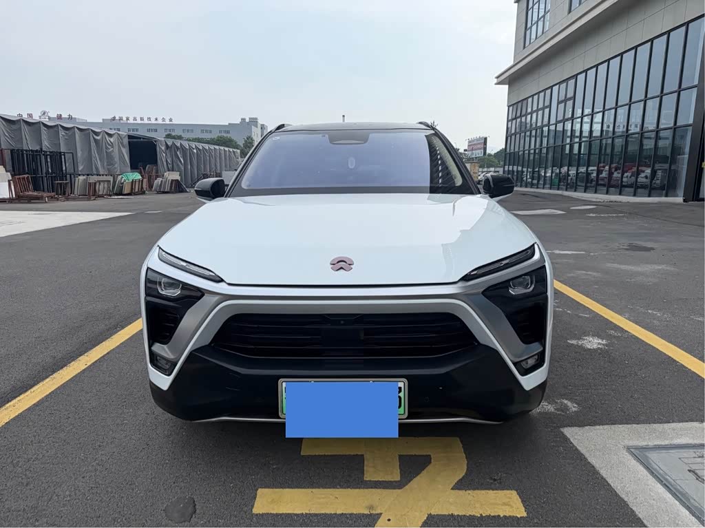 NIO ES8
