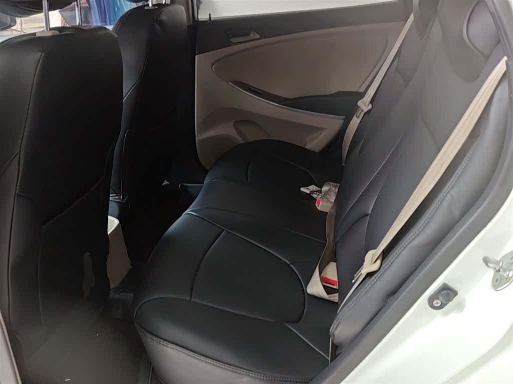 Hyundai GLS, 2014 16