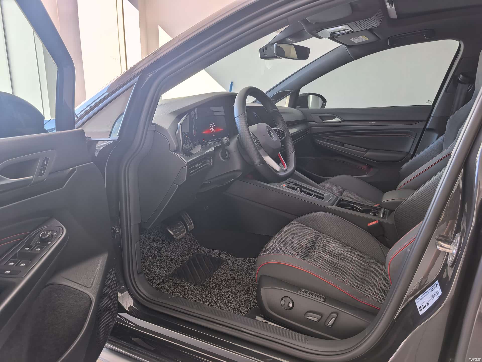 Volkswagen Golf, 2023 4