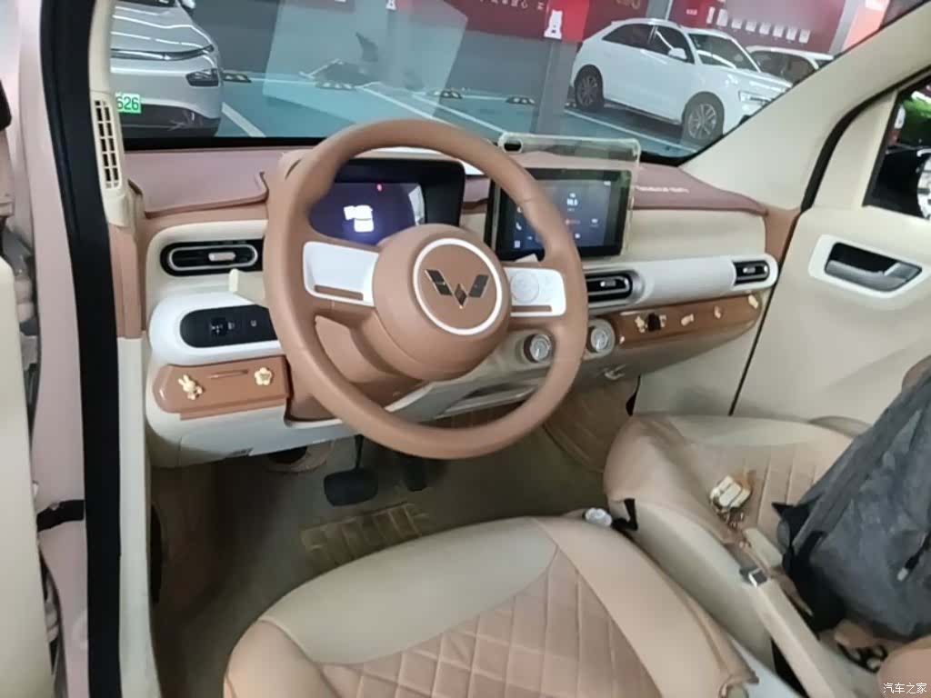 Wuling MINIEV, 2024 10