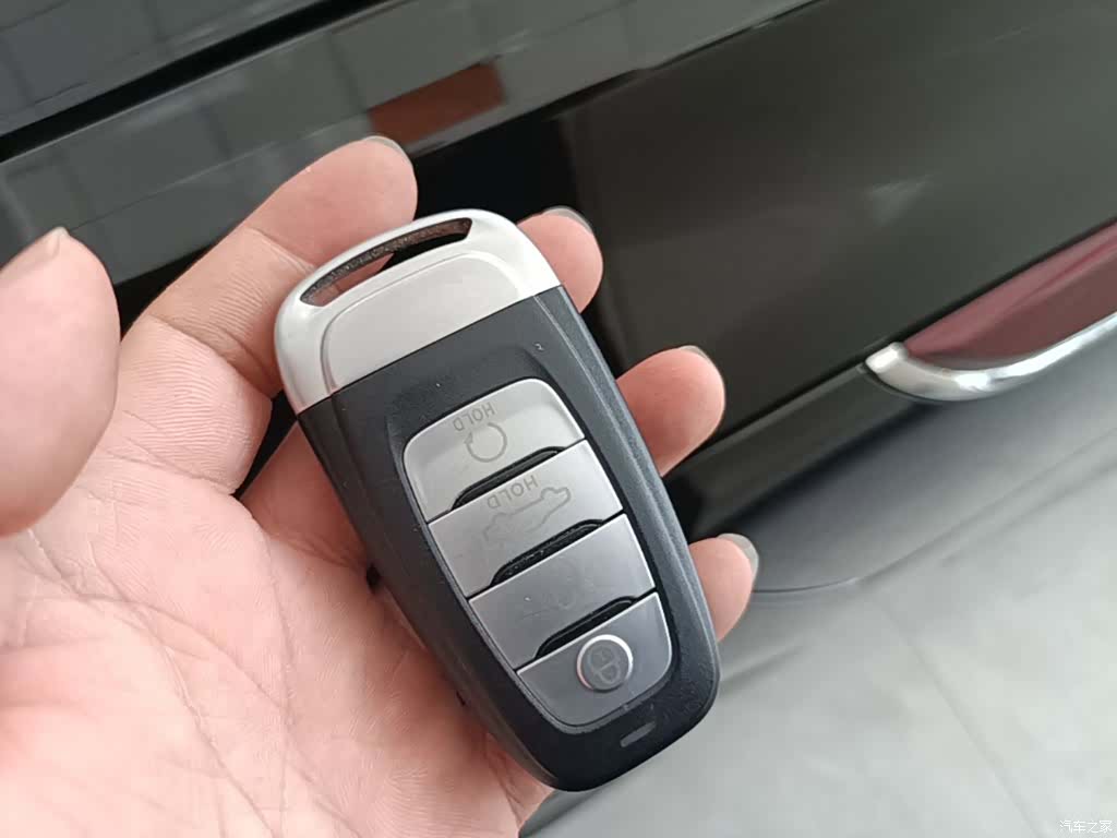 Hongqi E-HS9, 2023 9