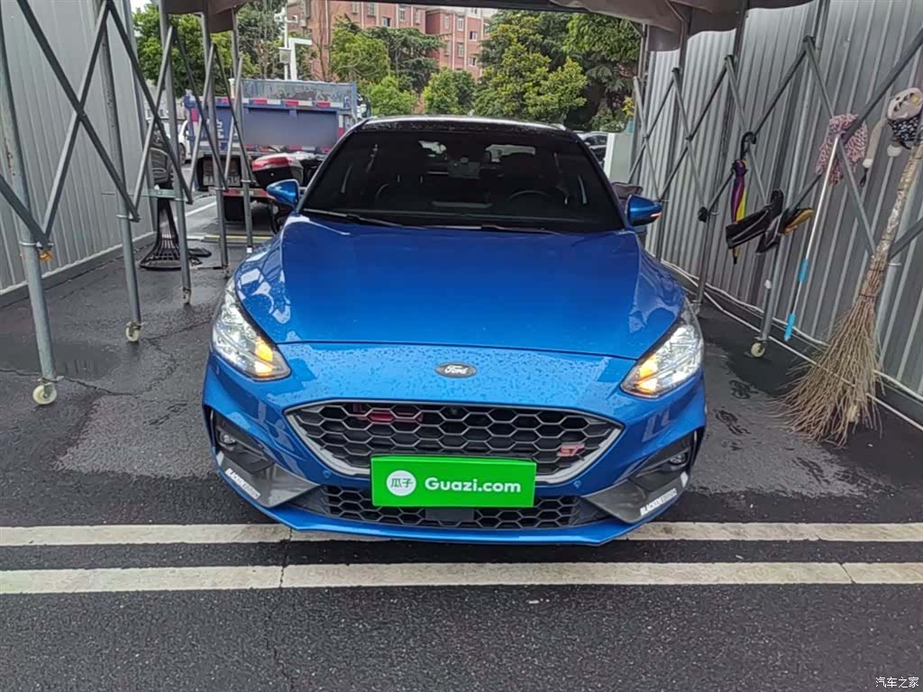 Ford Focus, 2022 3