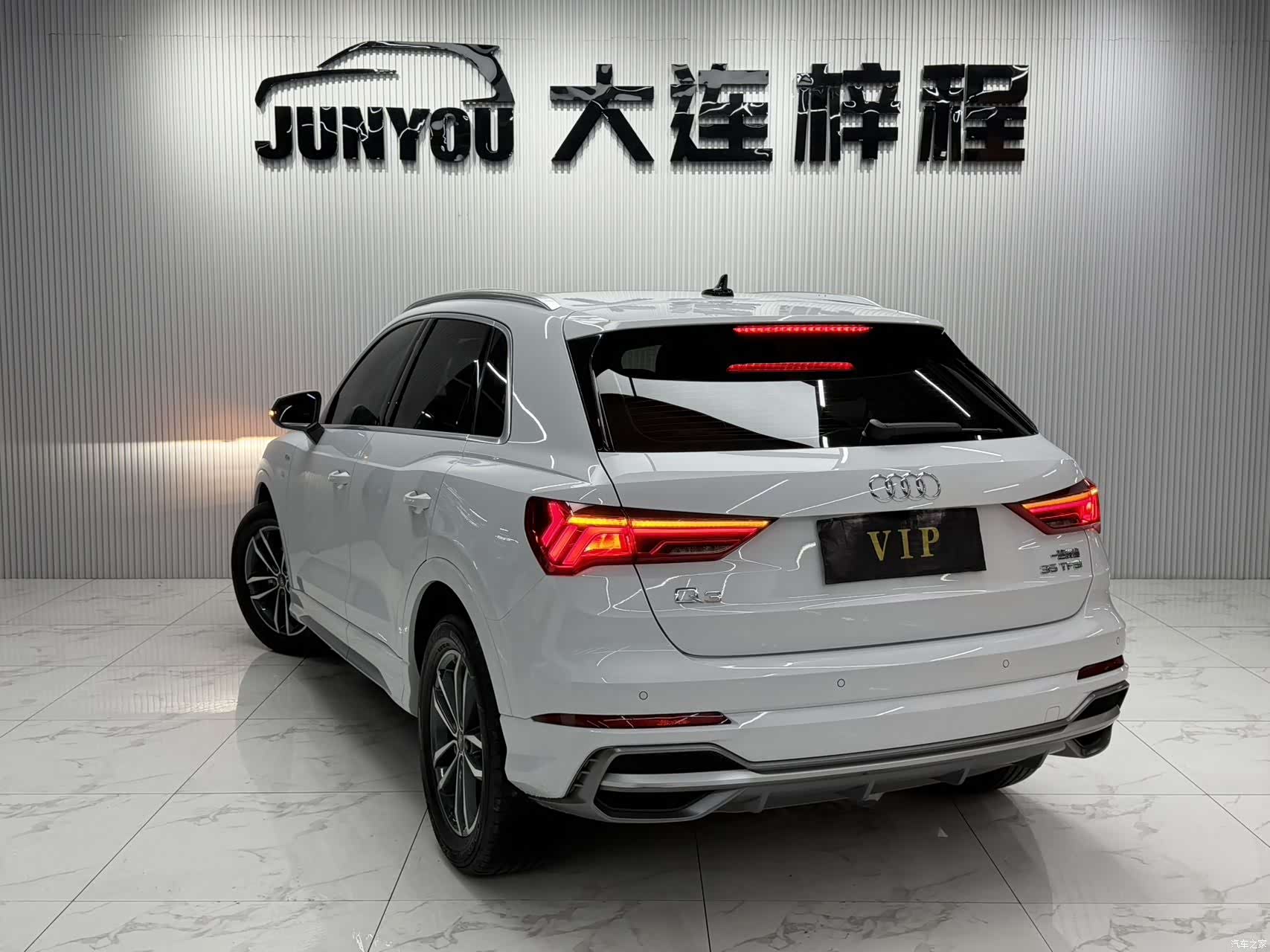 Audi Q3, 2022 4