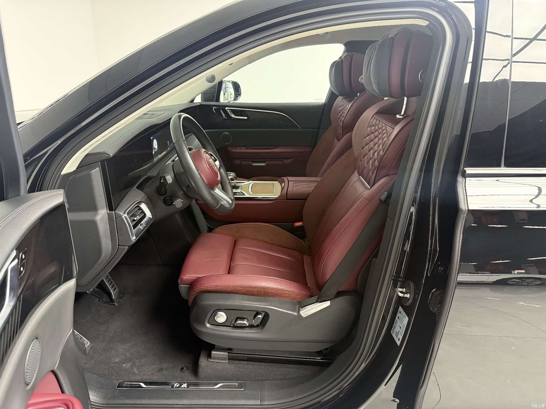 Hongqi E-HS9, 2023 9