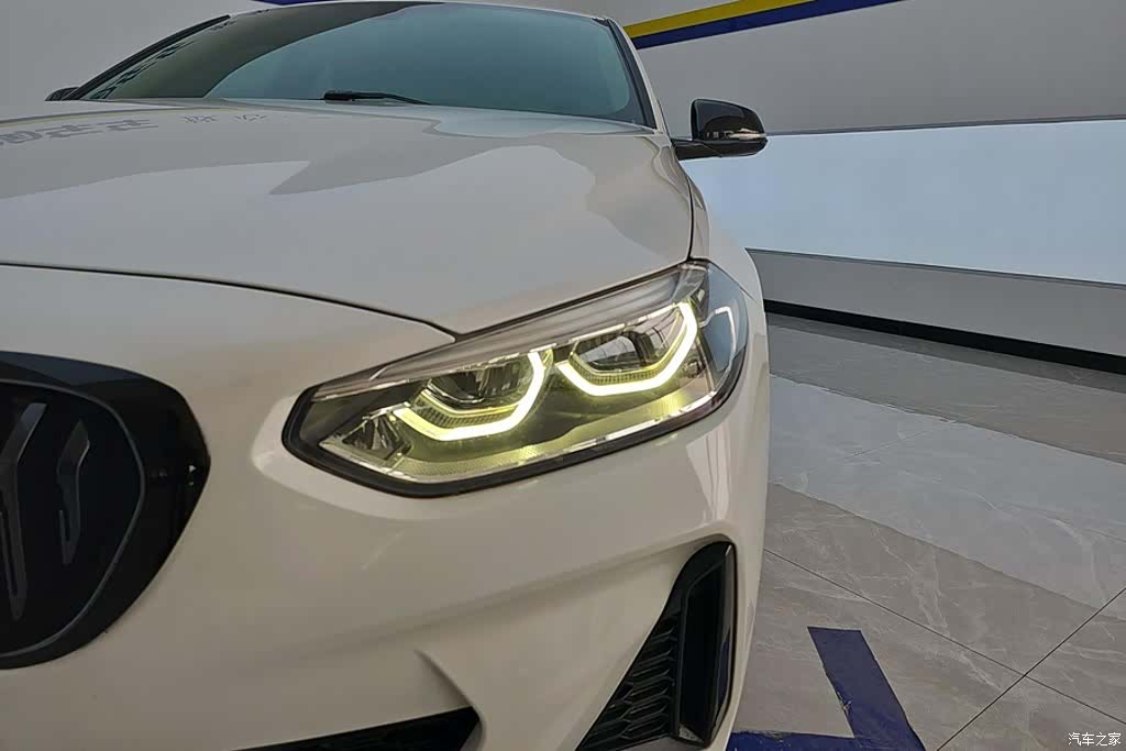 BMW 1 Series, 2022 все фото