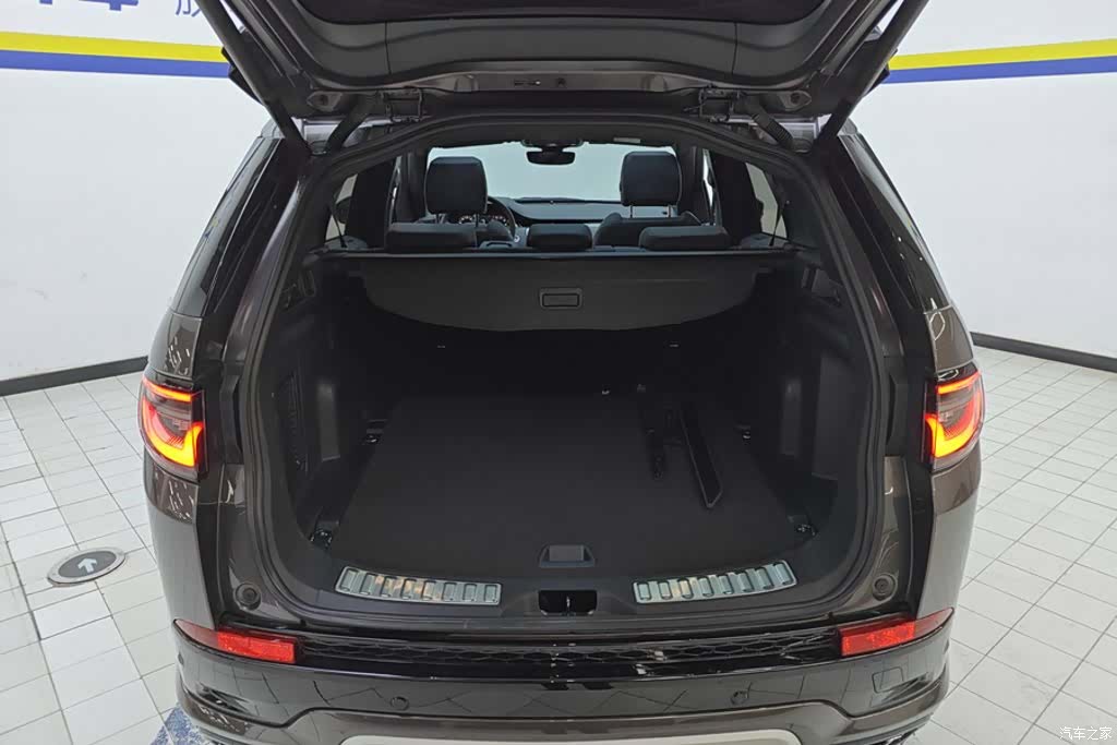 Land Rover Discovery, 2022 4