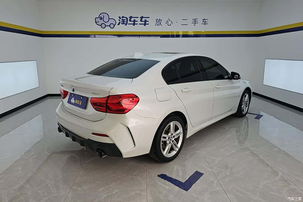 BMW 1 Series, 2022 3