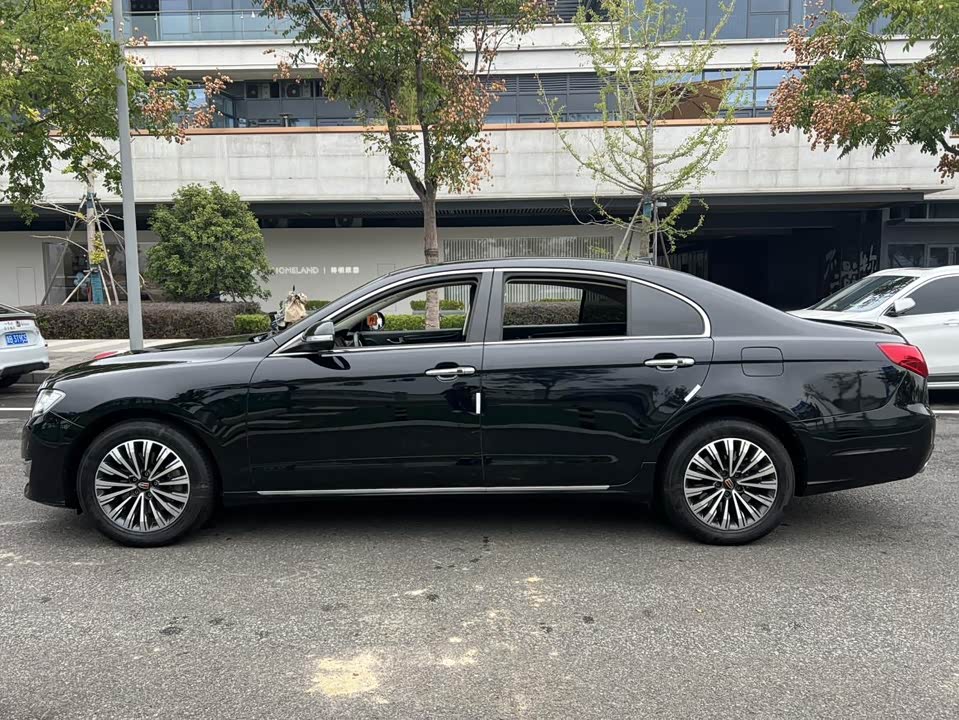 Hongqi H7