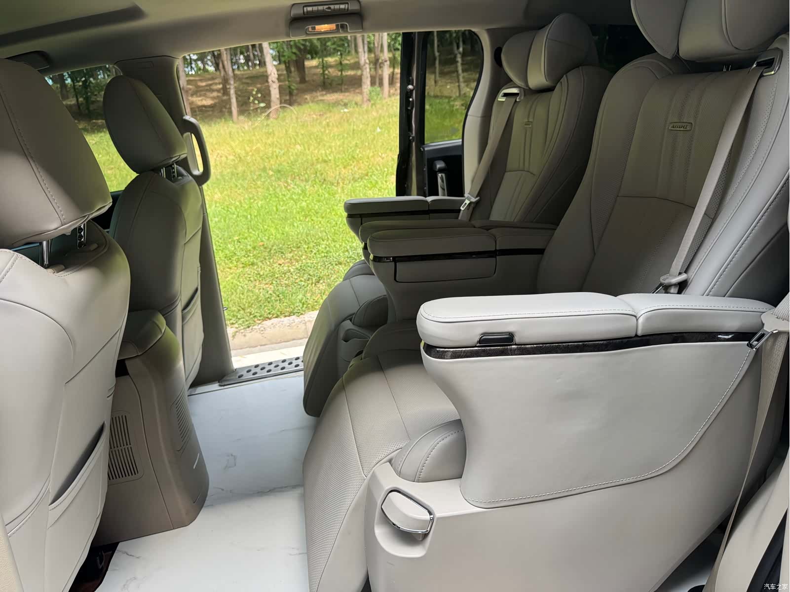 Buick GL8, 2019 9