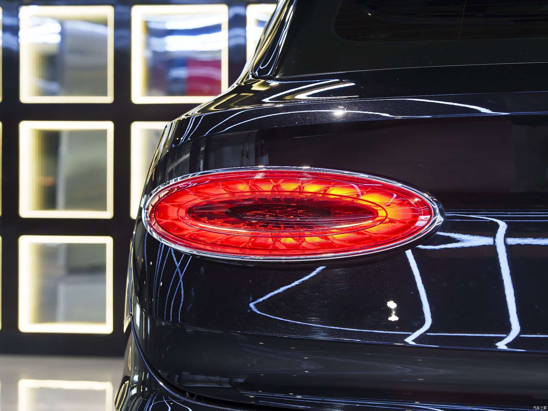 Bentley Bentayga, 2022 11