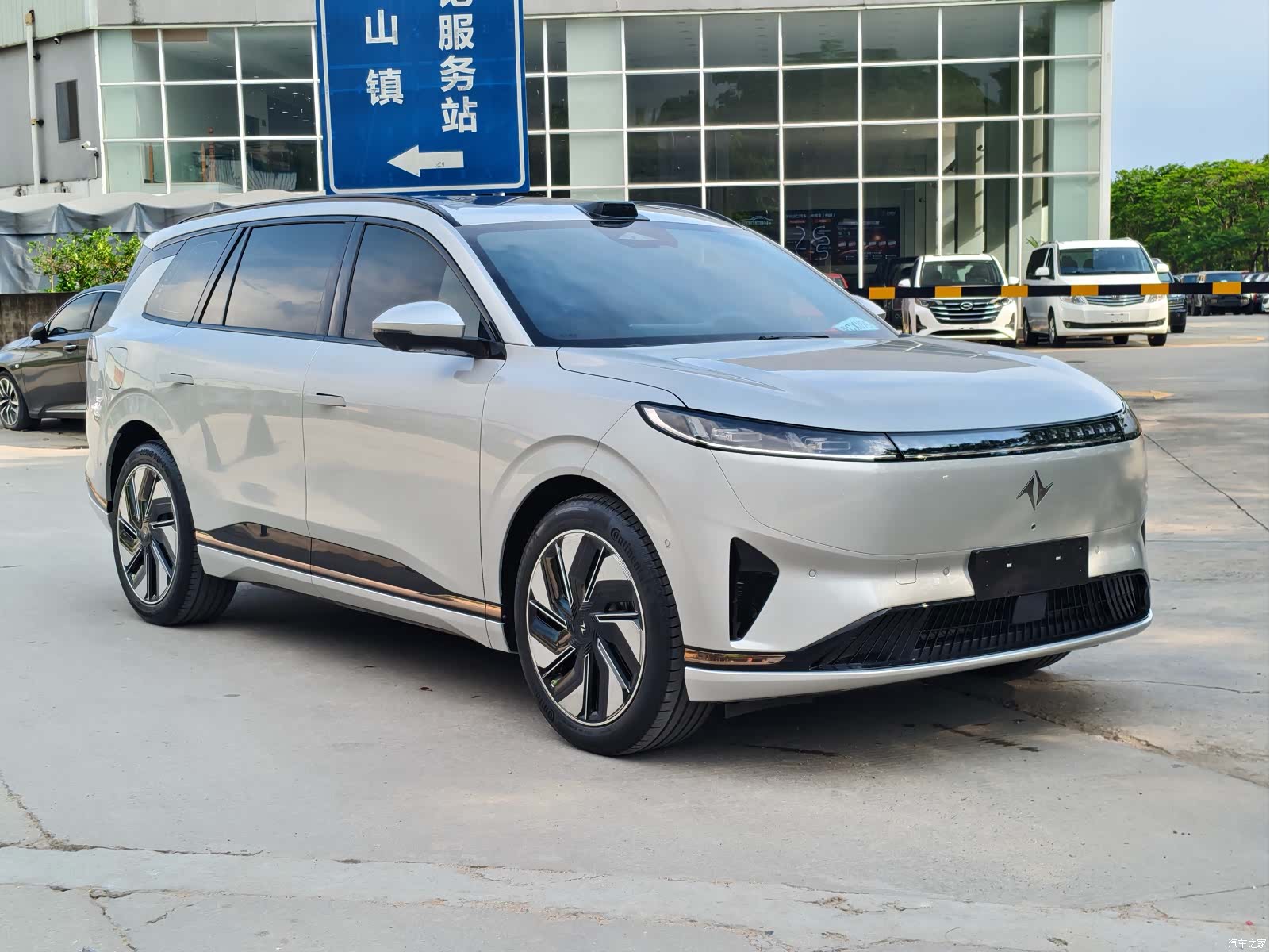 DongFeng eπ008, 2024 3