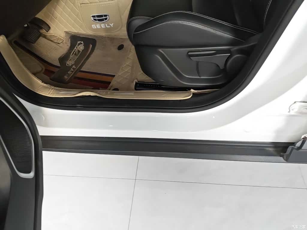 Geely Coolray, 2024 22