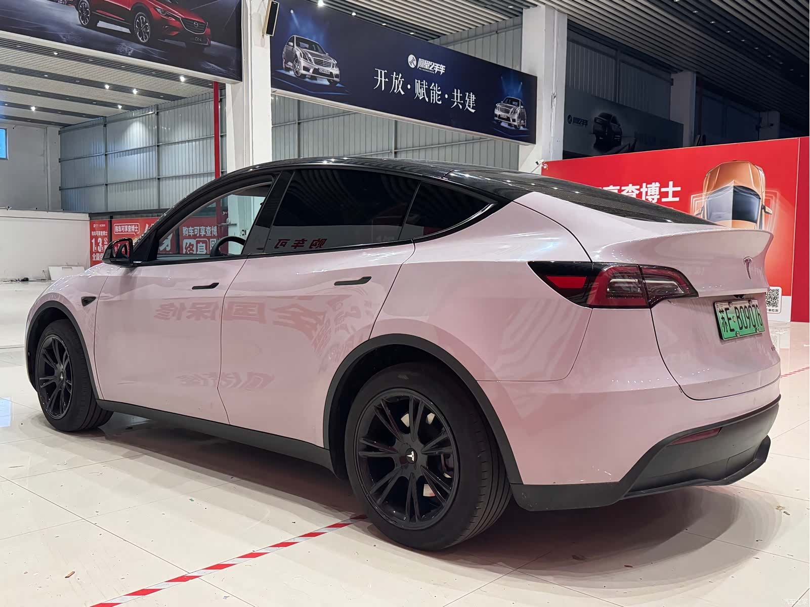 Tesla Model Y, 2024 6