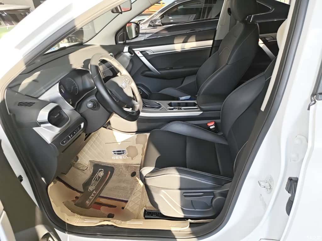 Geely Coolray, 2024 15