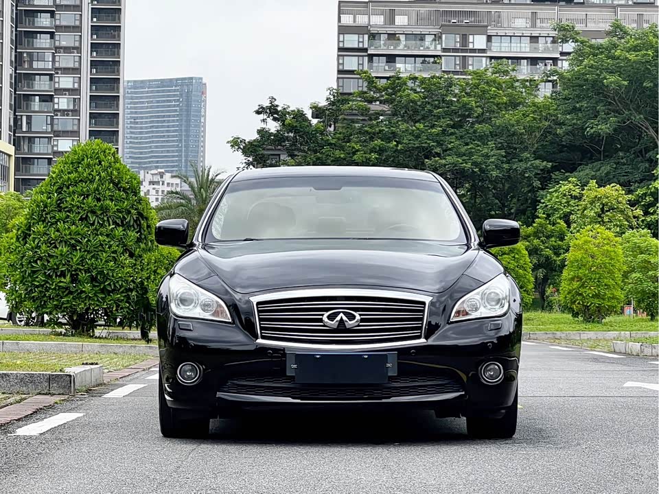 Infiniti Q70 Infiniti Q70
