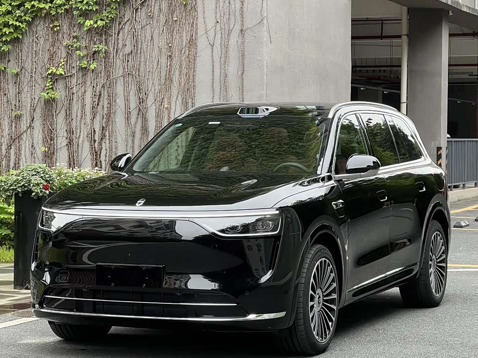 AITO Ask the world M8