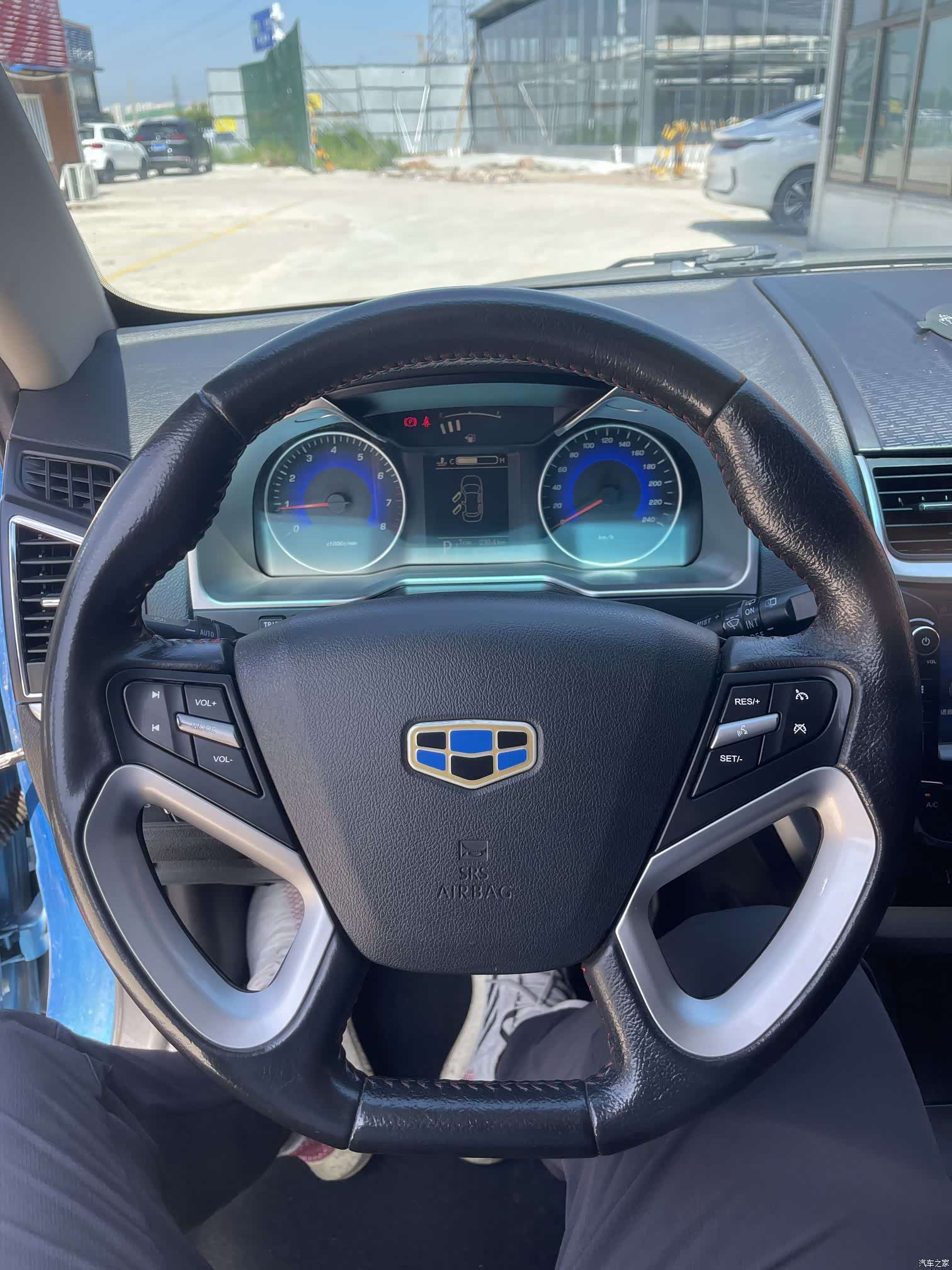 Geely Emgrand, 2014 9