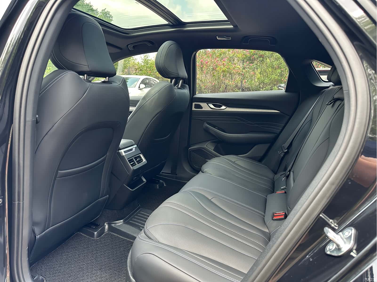 Geely Preface, 2024 36