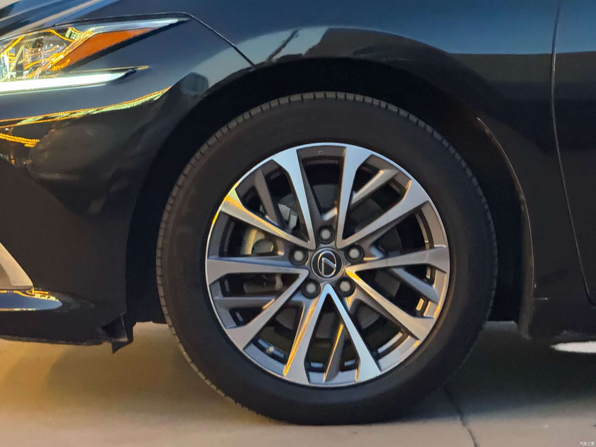 Lexus ES, 2023 18