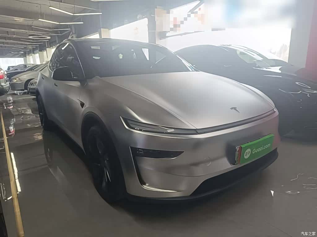 Tesla Model Y, 2025 4