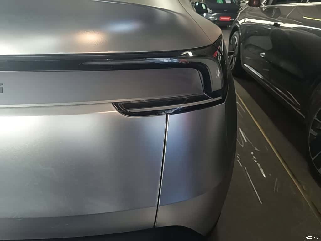 Tesla Model Y, 2025 8